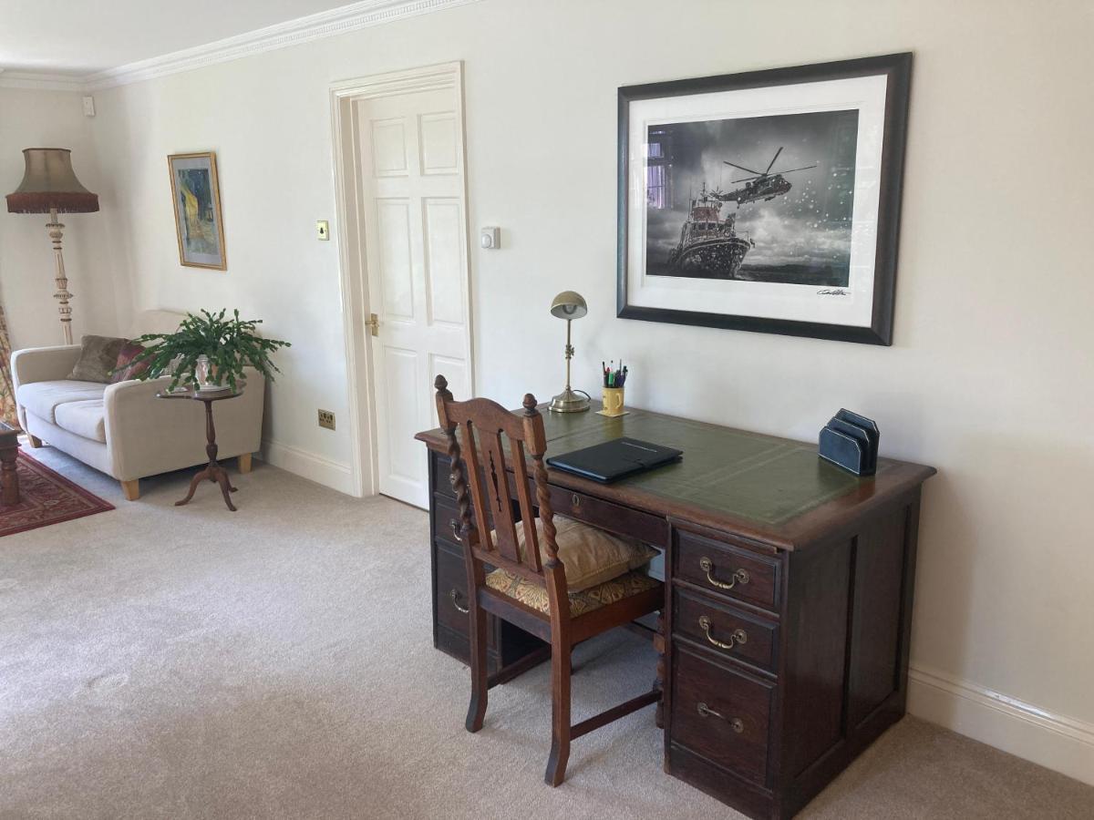 Exclusive 2 Bedroom Apartment With Summer House And Hot Tub Daventry Ngoại thất bức ảnh