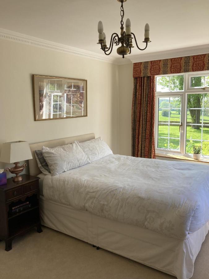 Exclusive 2 Bedroom Apartment With Summer House And Hot Tub Daventry Ngoại thất bức ảnh