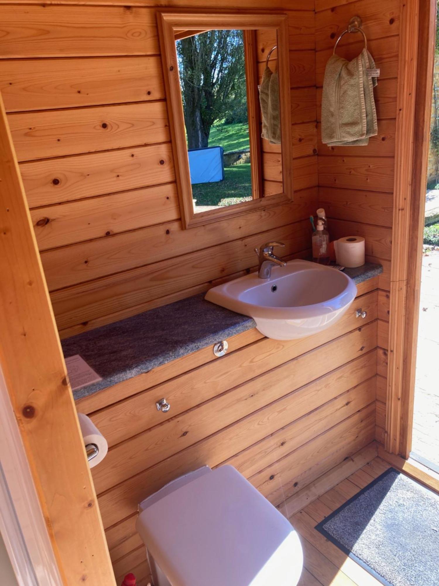 Exclusive 2 Bedroom Apartment With Summer House And Hot Tub Daventry Ngoại thất bức ảnh